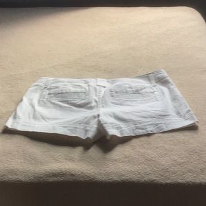 SO® Low-Rise Shortie Shorts 9 white